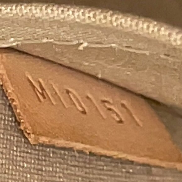 Authentic Louis Vuitton Monogram Vernis Blanc Corail Alma GM Satchel - Picture 15 of 16